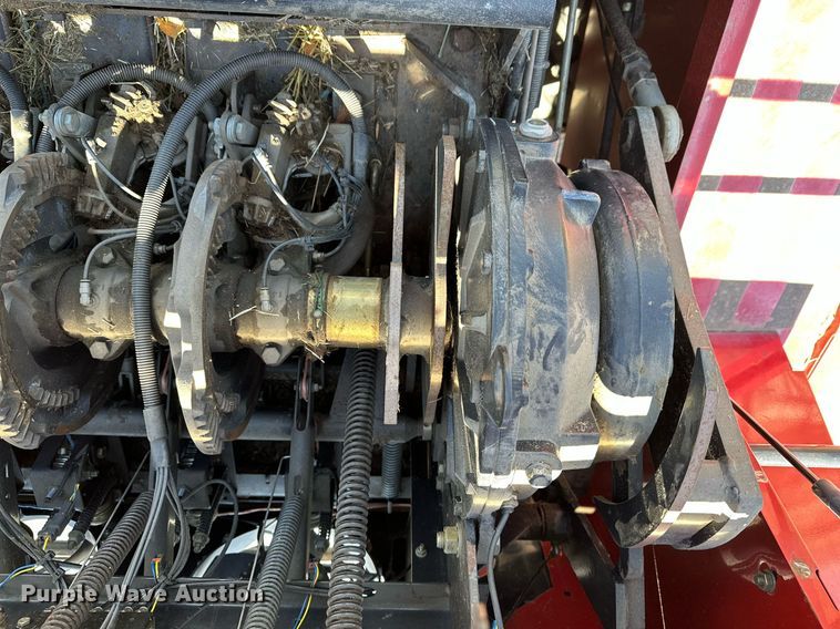 image for item DF8503 2003 New Holland BB940S large square baler