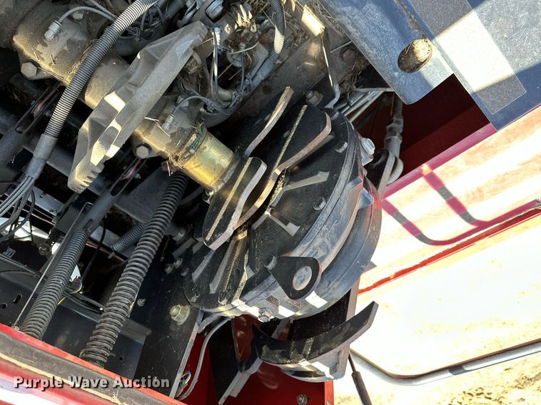 image for item DF8503 2003 New Holland BB940S large square baler