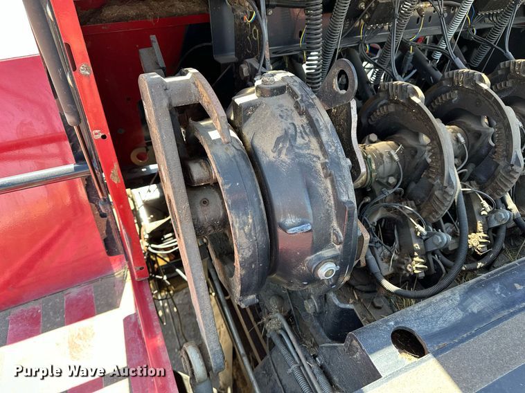 image for item DF8503 2003 New Holland BB940S large square baler