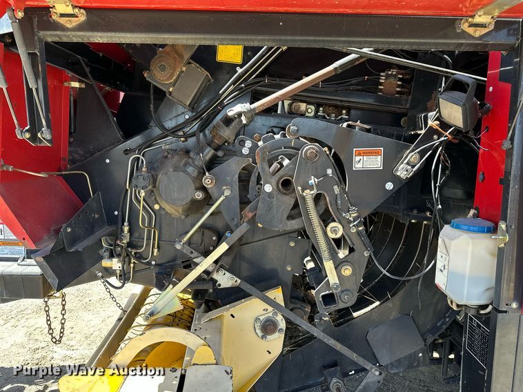 image for item DF8503 2003 New Holland BB940S large square baler