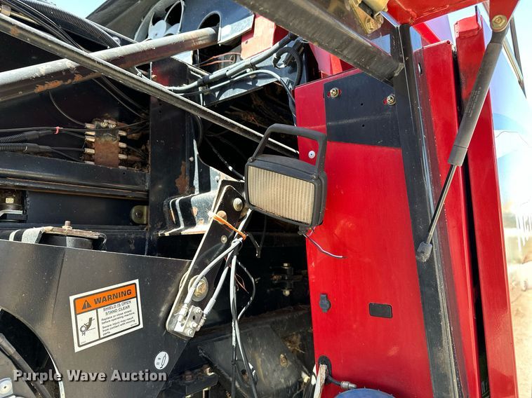 image for item DF8503 2003 New Holland BB940S large square baler