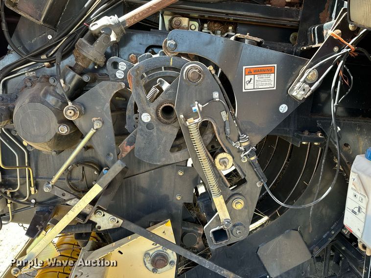 image for item DF8503 2003 New Holland BB940S large square baler