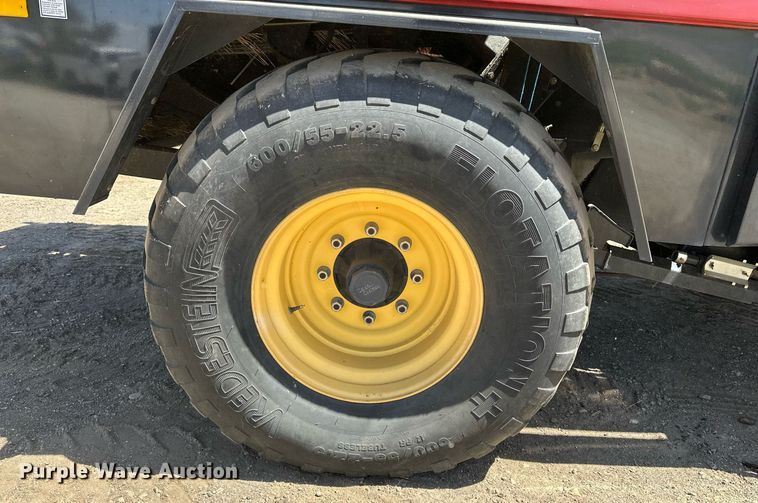 image for item DF8503 2003 New Holland BB940S large square baler