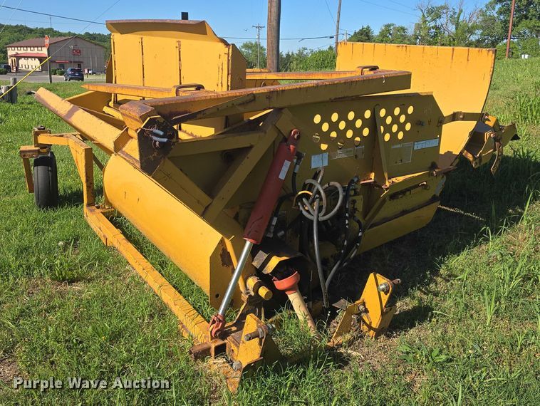 image for item DO7936 Vermeer 256  bale processor