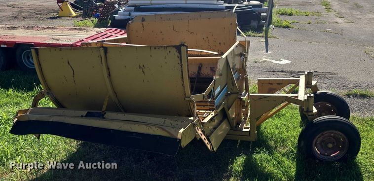 image for item DO7936 Vermeer 256  bale processor