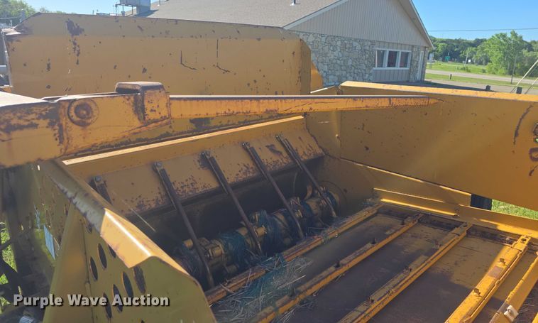 image for item DO7936 Vermeer 256  bale processor