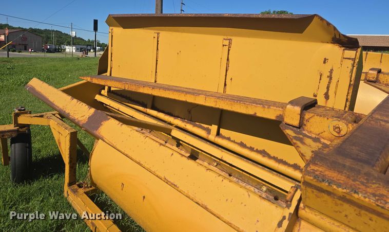 image for item DO7936 Vermeer 256  bale processor