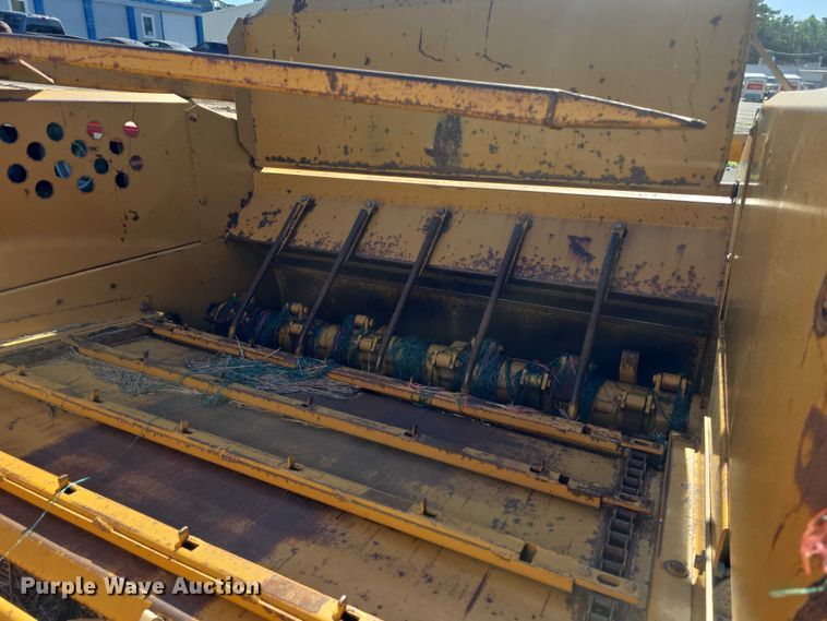 image for item DO7936 Vermeer 256  bale processor