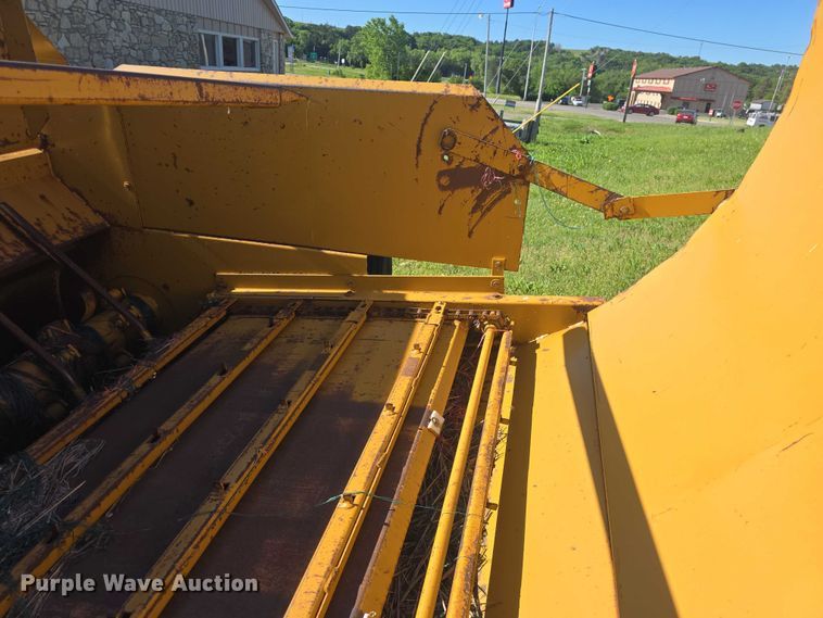 image for item DO7936 Vermeer 256  bale processor