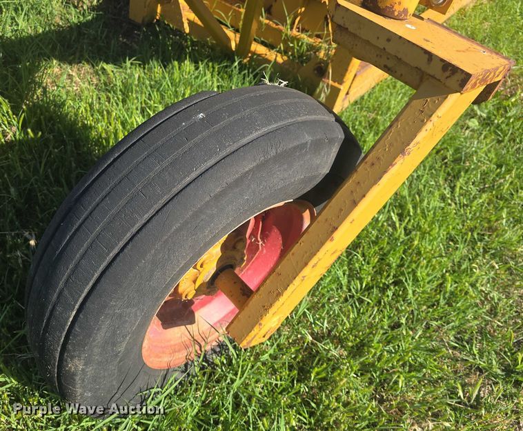 image for item DO7936 Vermeer 256  bale processor