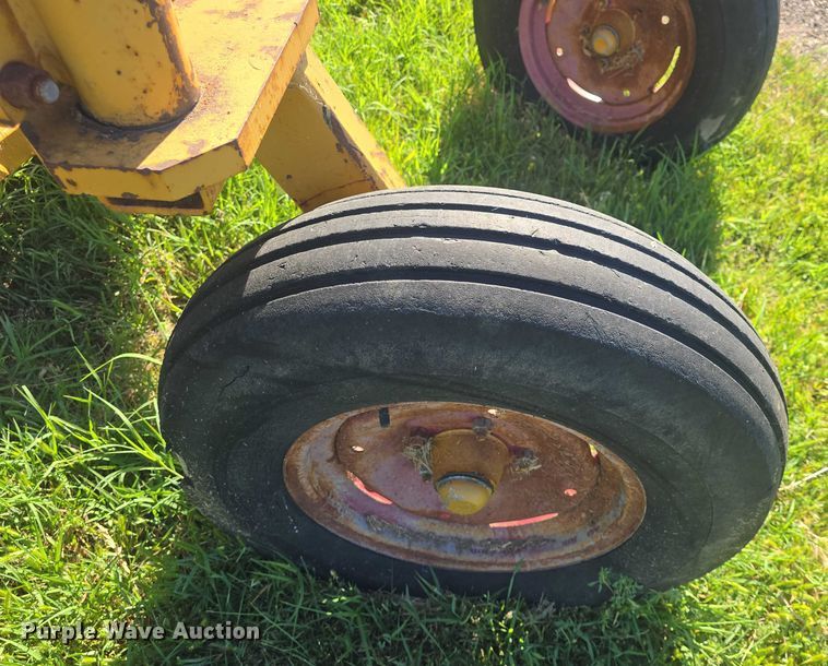 image for item DO7936 Vermeer 256  bale processor