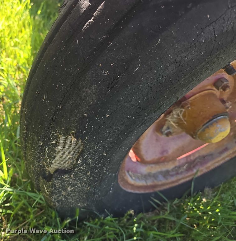 image for item DO7936 Vermeer 256  bale processor