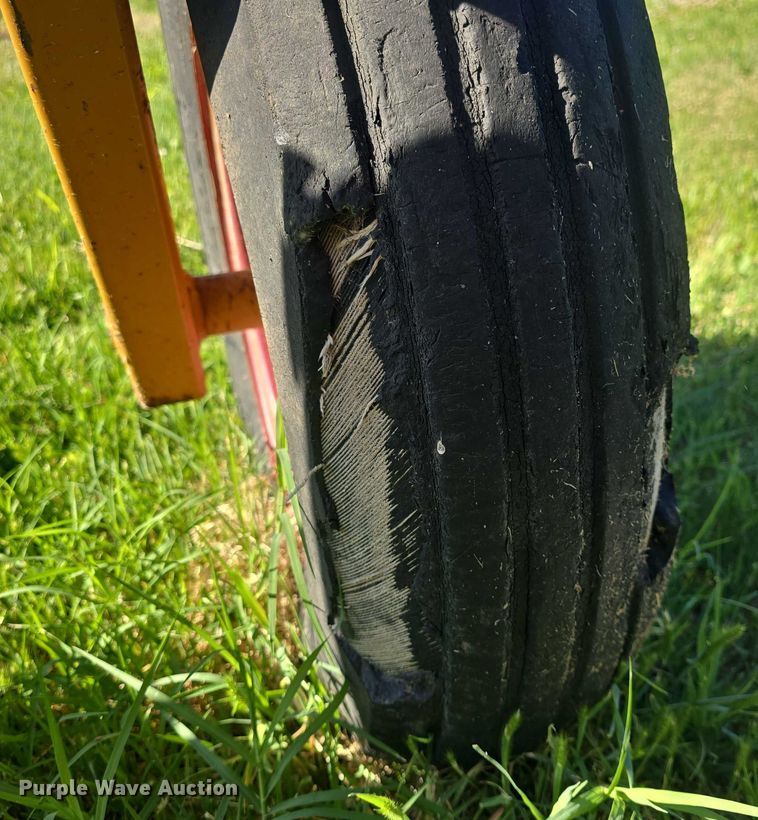 image for item DO7936 Vermeer 256  bale processor