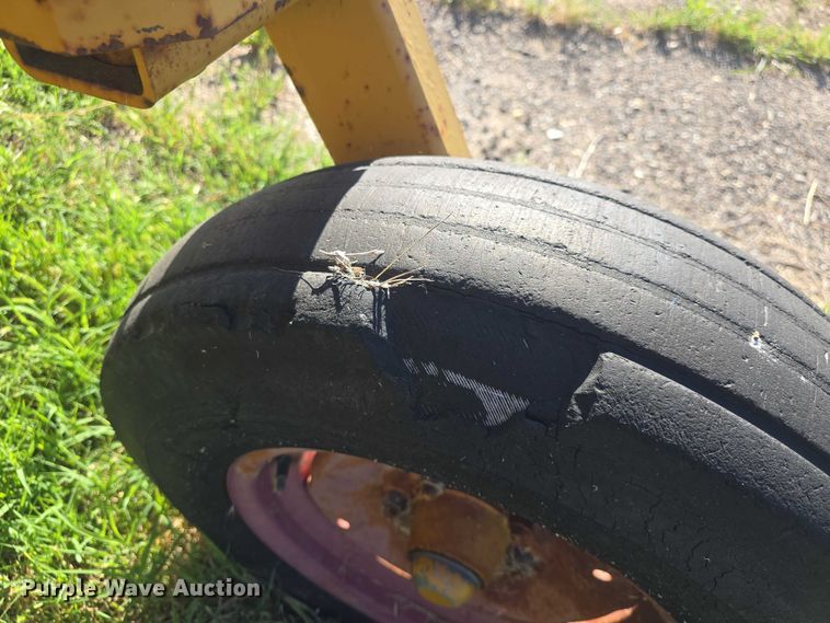 image for item DO7936 Vermeer 256  bale processor