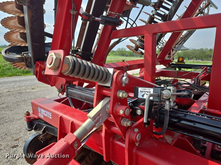 image for item DP6365 2019 McFarLane IC-5124-5FA vertical tillage