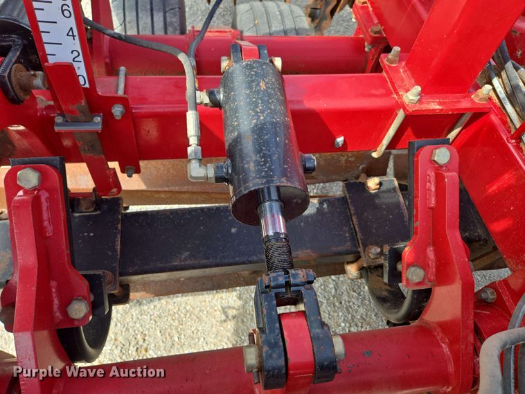 image for item DP6365 2019 McFarLane IC-5124-5FA vertical tillage