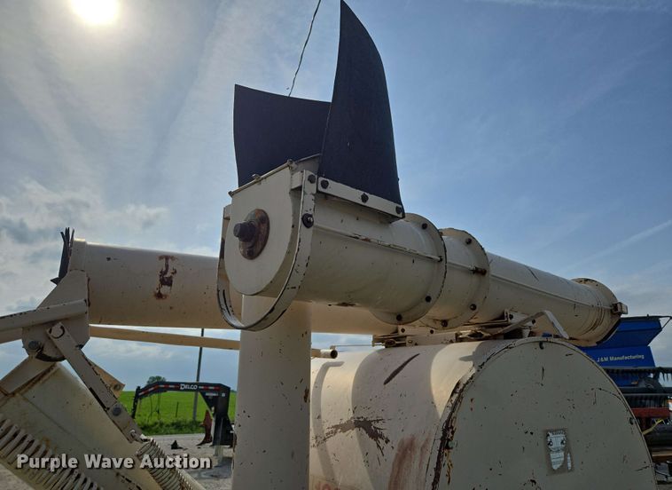 image for item DP6367 Rem 1026 grain vacuum