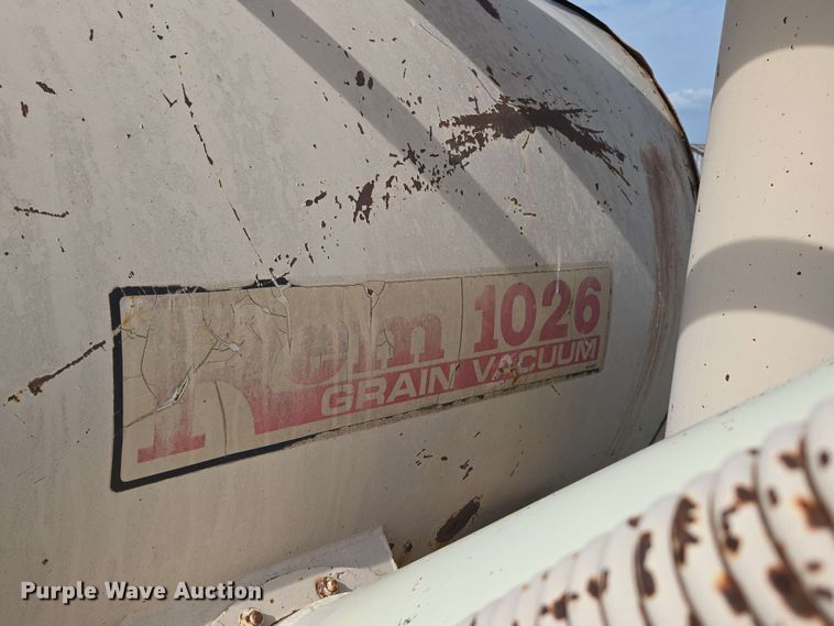 image for item DP6367 Rem 1026 grain vacuum