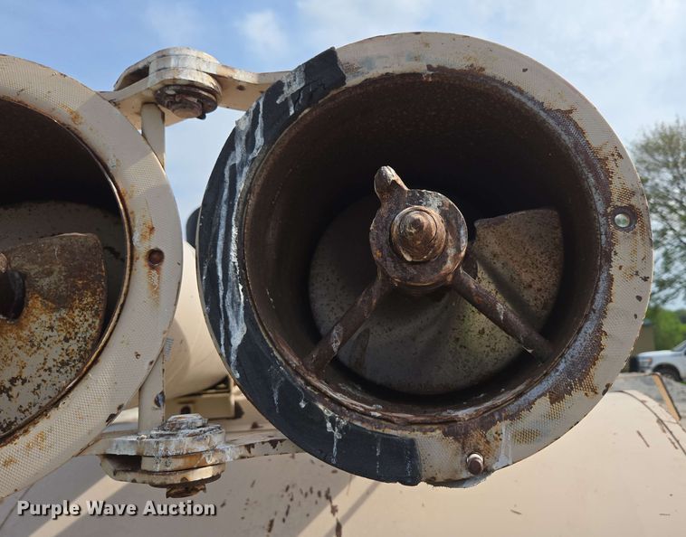 image for item DP6367 Rem 1026 grain vacuum