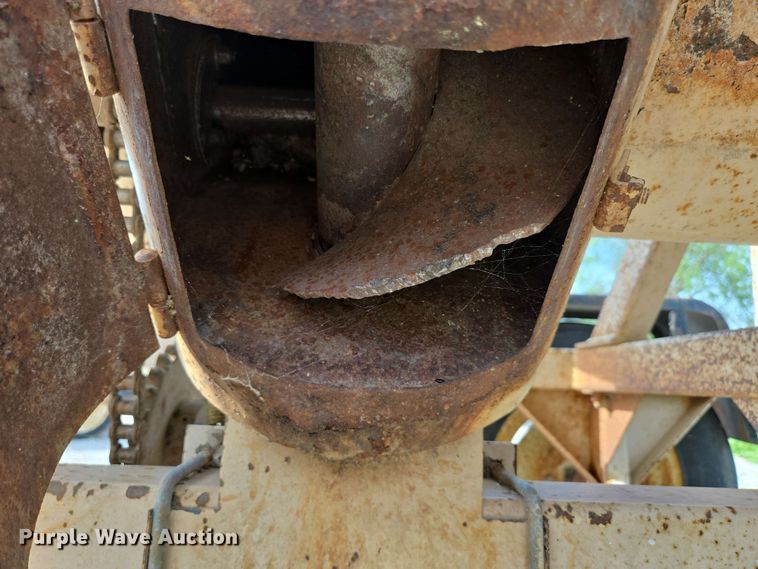 image for item DP6367 Rem 1026 grain vacuum