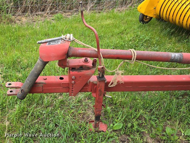 image for item DT6879 1983 New Holland 311 small square baler