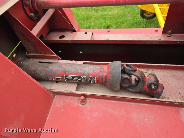 image for item DT6879 1983 New Holland 311 small square baler