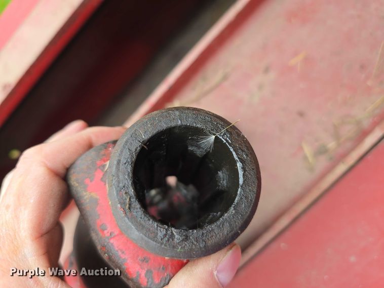 image for item DT6879 1983 New Holland 311 small square baler