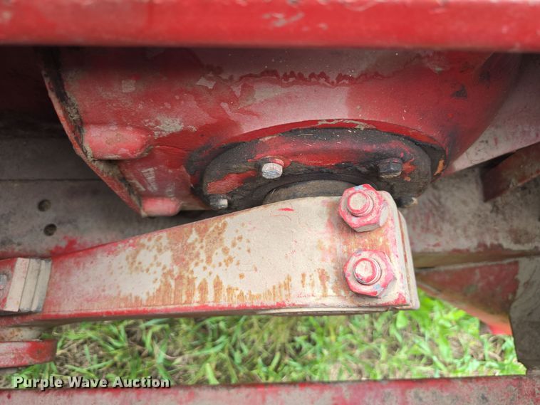 image for item DT6879 1983 New Holland 311 small square baler