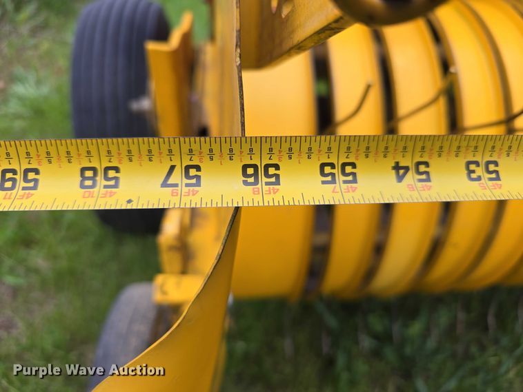 image for item DT6879 1983 New Holland 311 small square baler