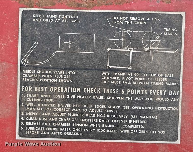 image for item DT6879 1983 New Holland 311 small square baler