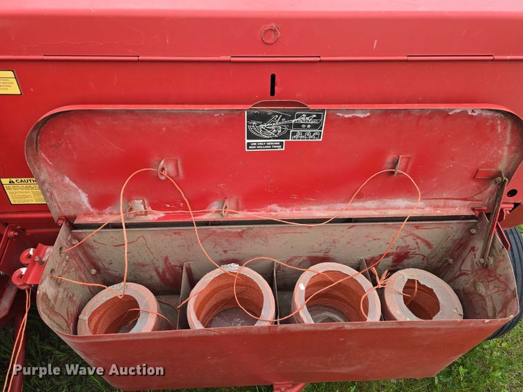 image for item DT6879 1983 New Holland 311 small square baler