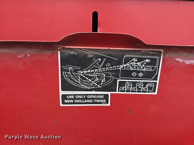 image for item DT6879 1983 New Holland 311 small square baler