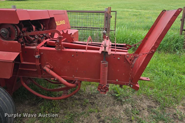 image for item DT6879 1983 New Holland 311 small square baler