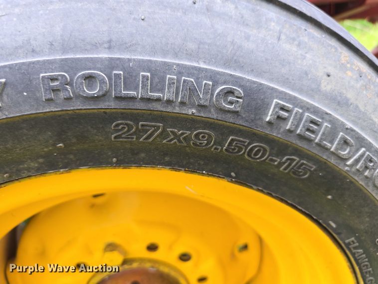 image for item DT6879 1983 New Holland 311 small square baler