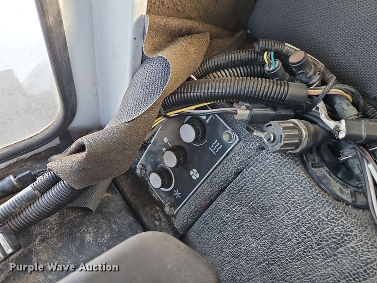 image for item DT7597 2008 Spra-Coupe 4460 sprayer