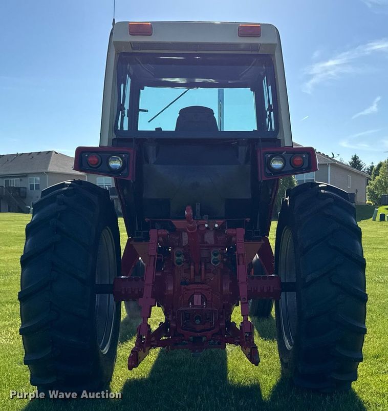 image for item DV2623 1979 International F-986 tractor