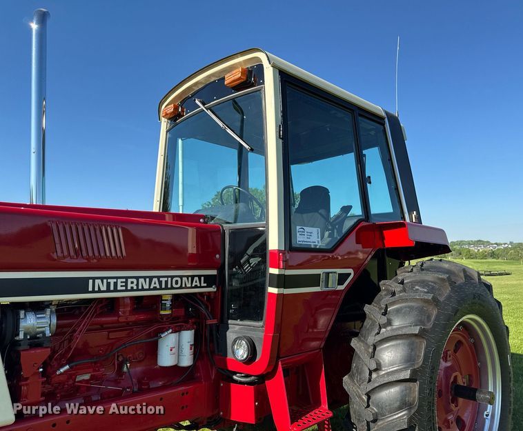 image for item DV2623 1979 International F-986 tractor