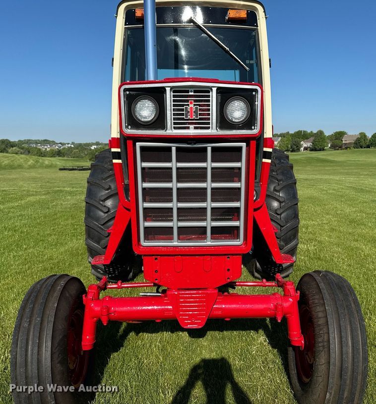 image for item DV2623 1979 International F-986 tractor