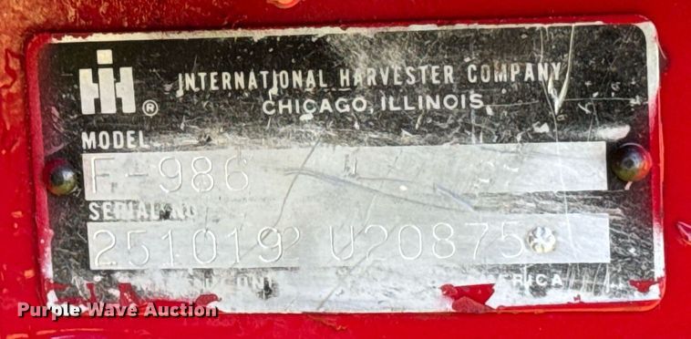 image for item DV2623 1979 International F-986 tractor