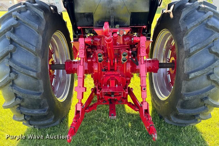 image for item DV2623 1979 International F-986 tractor