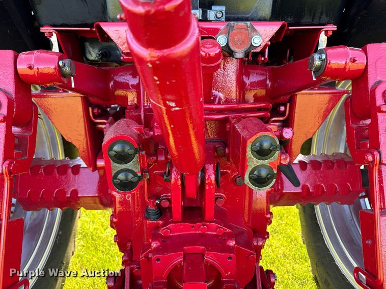 image for item DV2623 1979 International F-986 tractor
