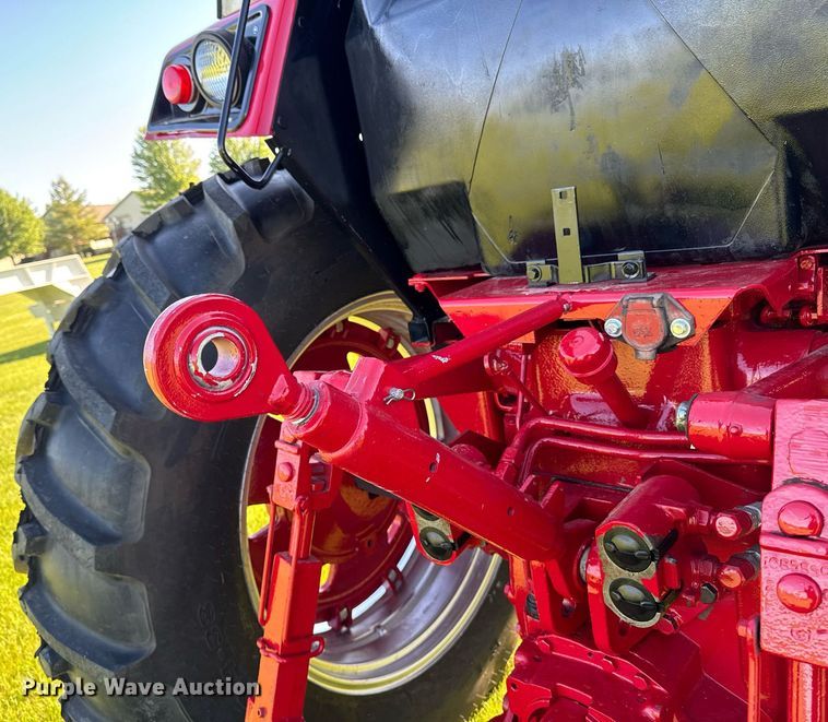 image for item DV2623 1979 International F-986 tractor