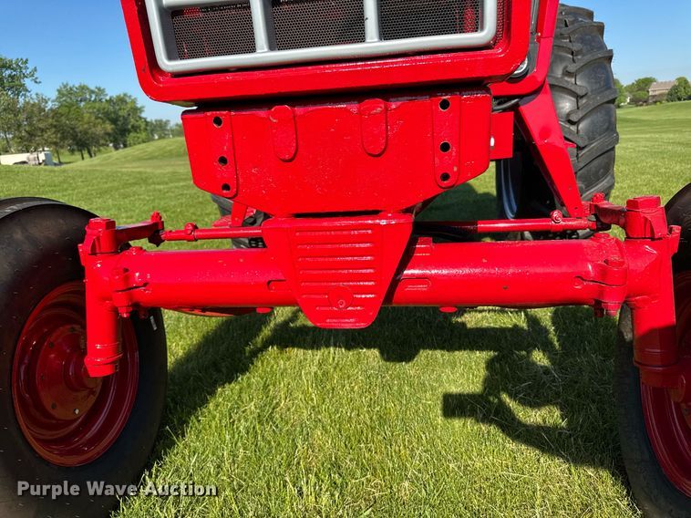 image for item DV2623 1979 International F-986 tractor