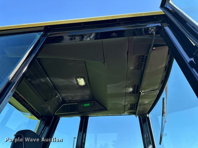 image for item DV2623 1979 International F-986 tractor