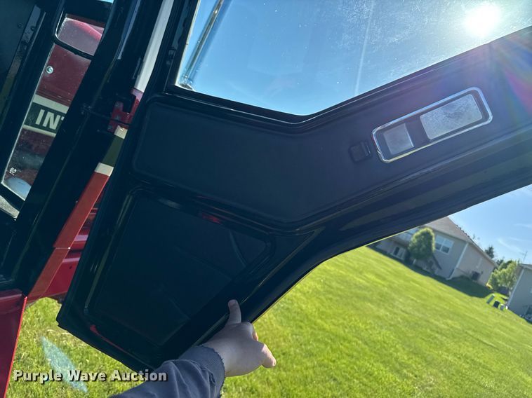 image for item DV2623 1979 International F-986 tractor