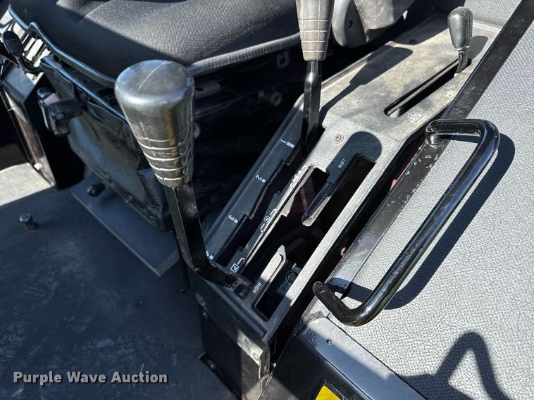 image for item DV2623 1979 International F-986 tractor