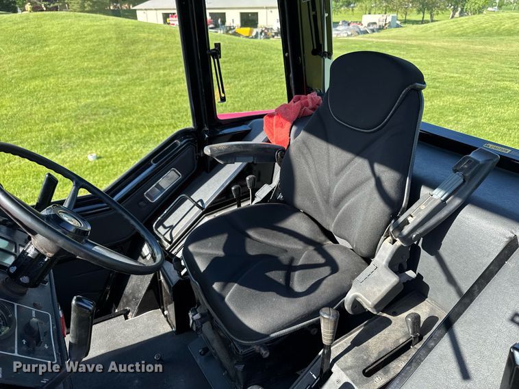 image for item DV2623 1979 International F-986 tractor