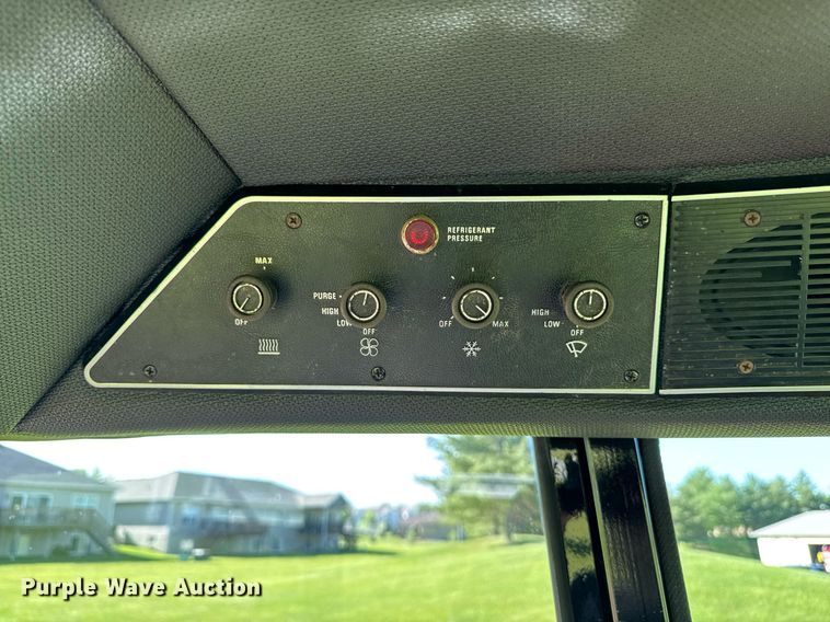 image for item DV2623 1979 International F-986 tractor