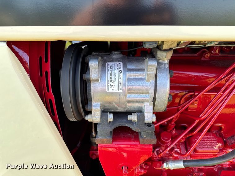 image for item DV2623 1979 International F-986 tractor