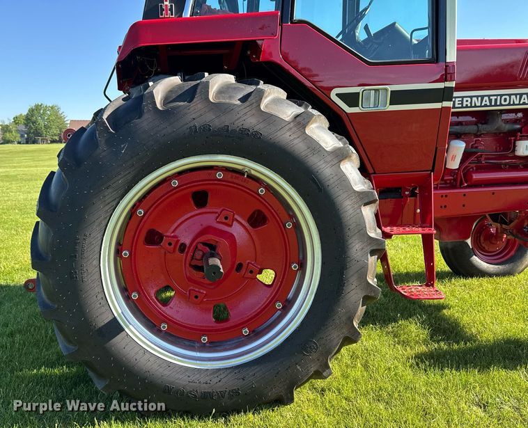 image for item DV2623 1979 International F-986 tractor